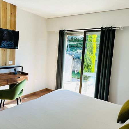 Hotel Le Colombier Мустие Сен Мари Екстериор снимка