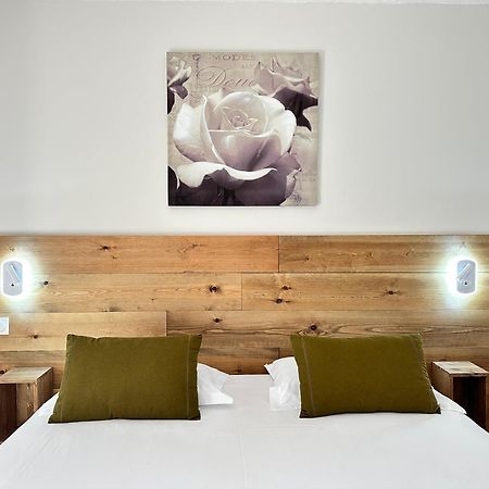 Hotel Le Colombier Мустие Сен Мари Екстериор снимка