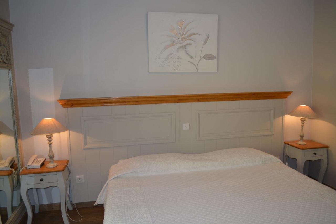 Hotel Le Colombier Мустие Сен Мари Екстериор снимка