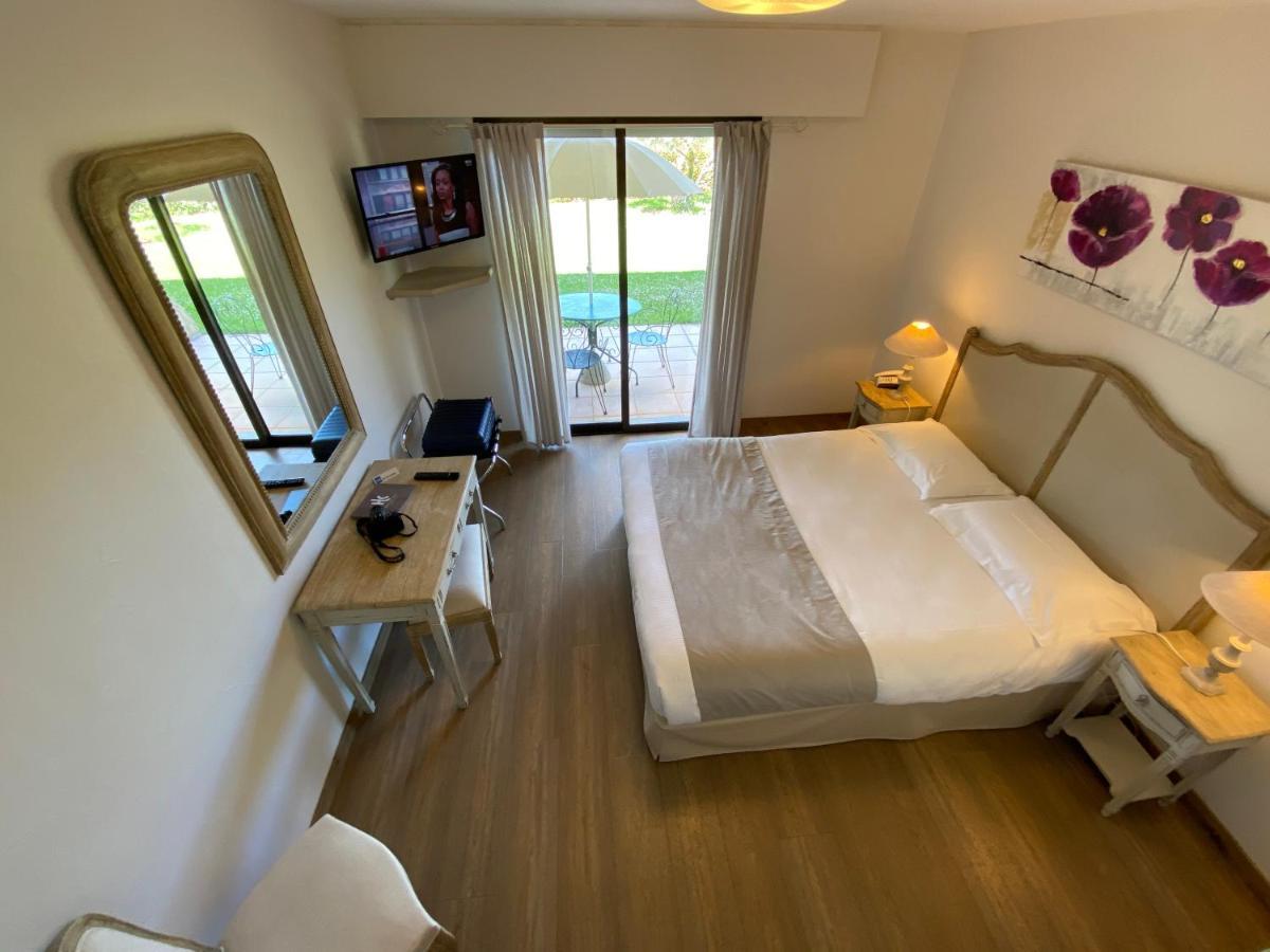 Hotel Le Colombier Мустие Сен Мари Екстериор снимка