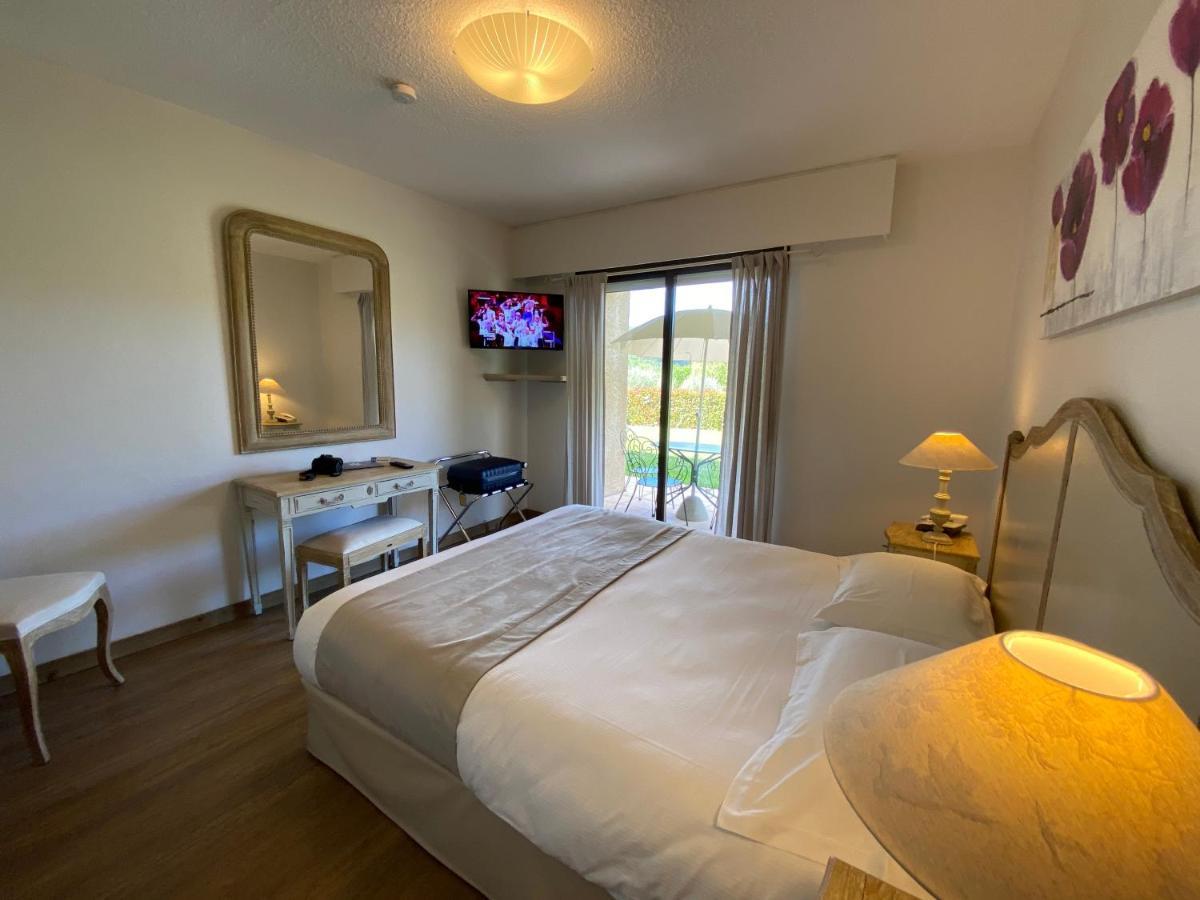 Hotel Le Colombier Мустие Сен Мари Екстериор снимка