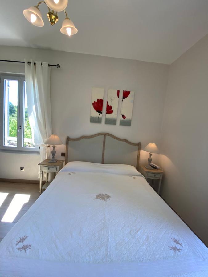 Hotel Le Colombier Мустие Сен Мари Екстериор снимка