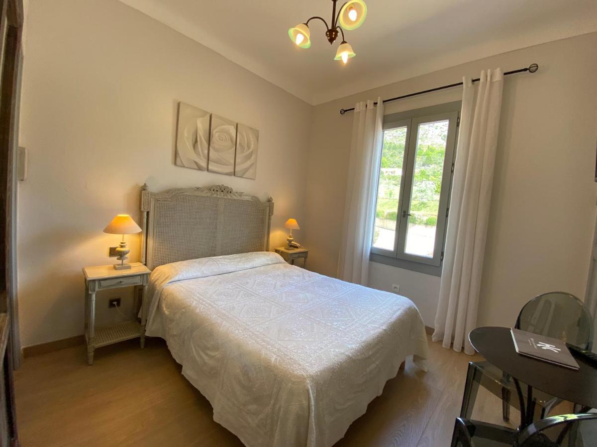Hotel Le Colombier Мустие Сен Мари Екстериор снимка